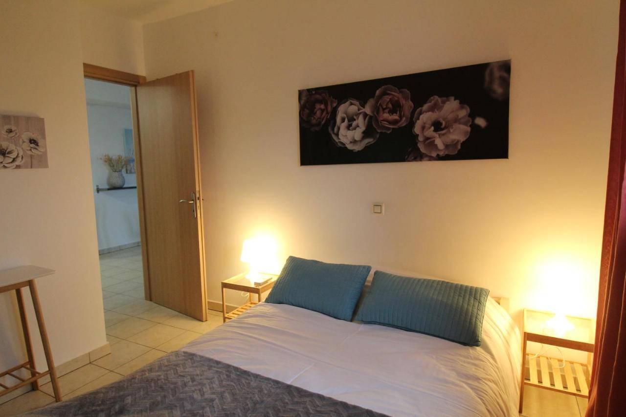 אתונה Lovely 2-Bedroom Apartment מראה חיצוני תמונה