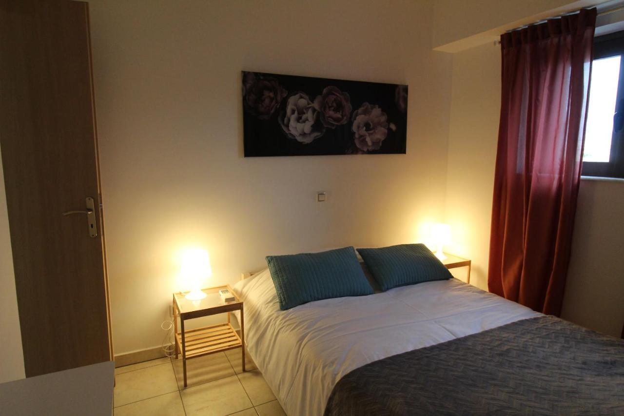 אתונה Lovely 2-Bedroom Apartment מראה חיצוני תמונה