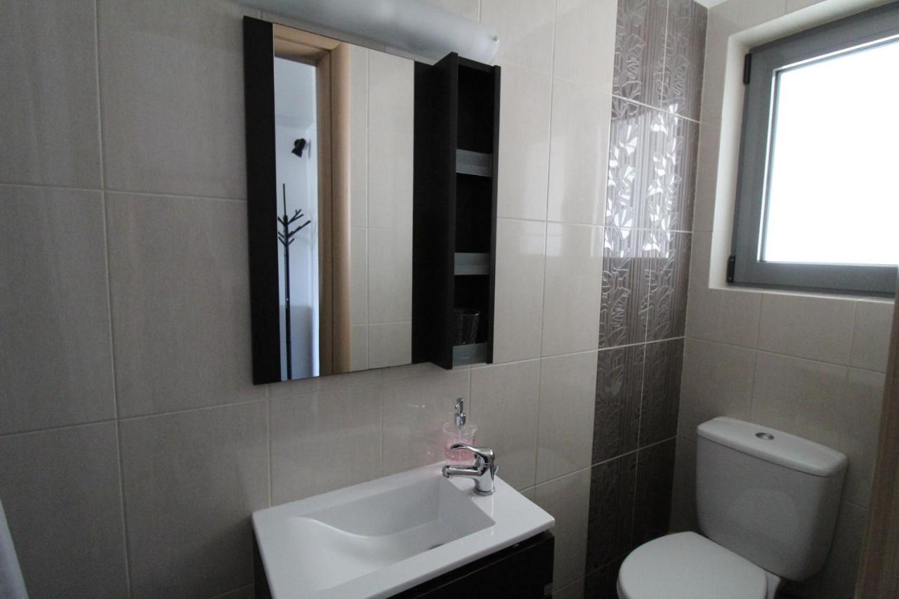 אתונה Lovely 2-Bedroom Apartment מראה חיצוני תמונה